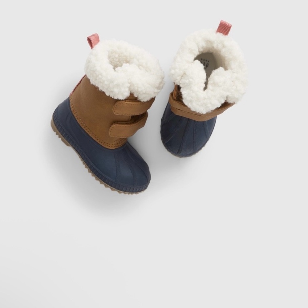 New with tags gap boots. Free shipping